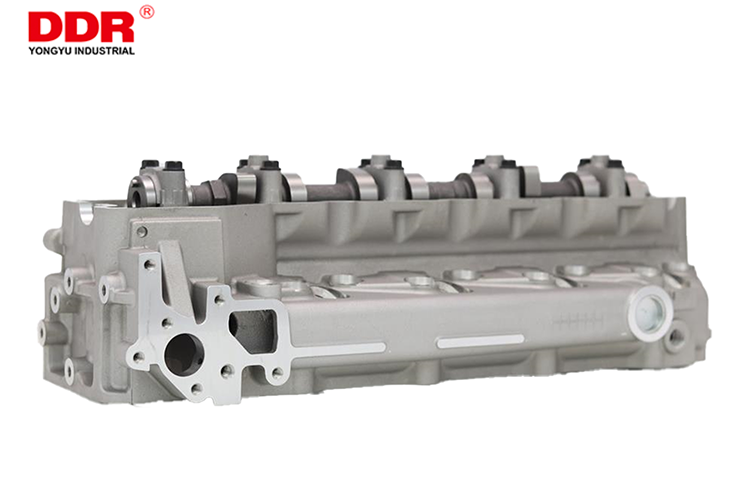 4M40T  COMPLETE CYLINDER HEAD